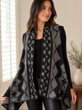 Sleeveless Open-Front Tribal Knit Vest - Black & Gray